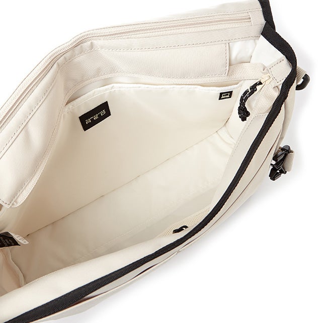 CLYNEE 클라인 메신저백