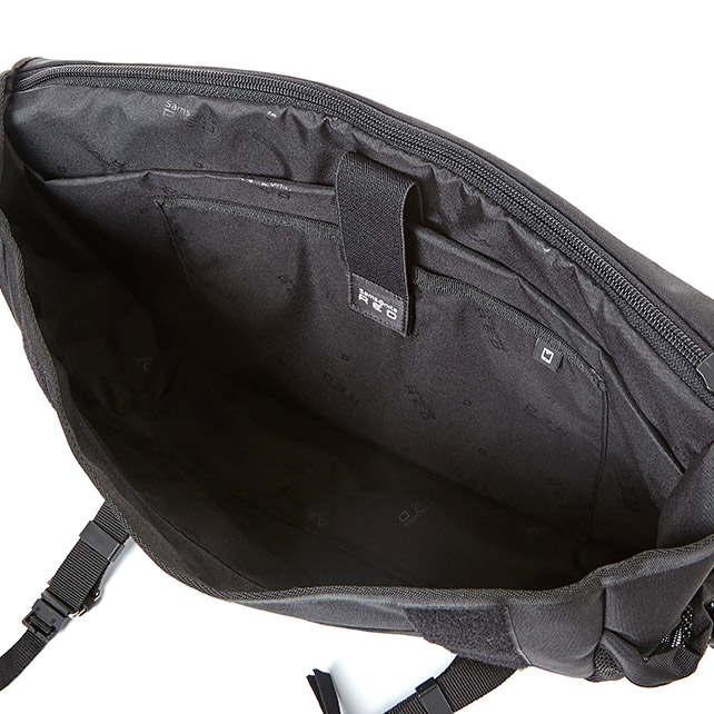 VICKSON 빅슨 메신저백