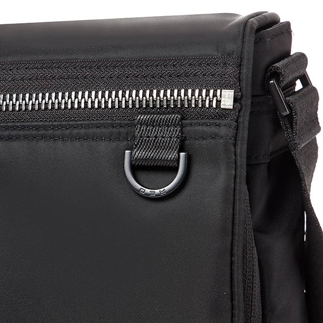 RHIANN 리안 메신저백